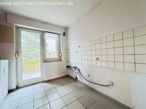 Küche mit Zugang zur kleinen Loggia