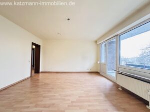 Wohnen/Essen (mit Zugang zur großen Loggia)